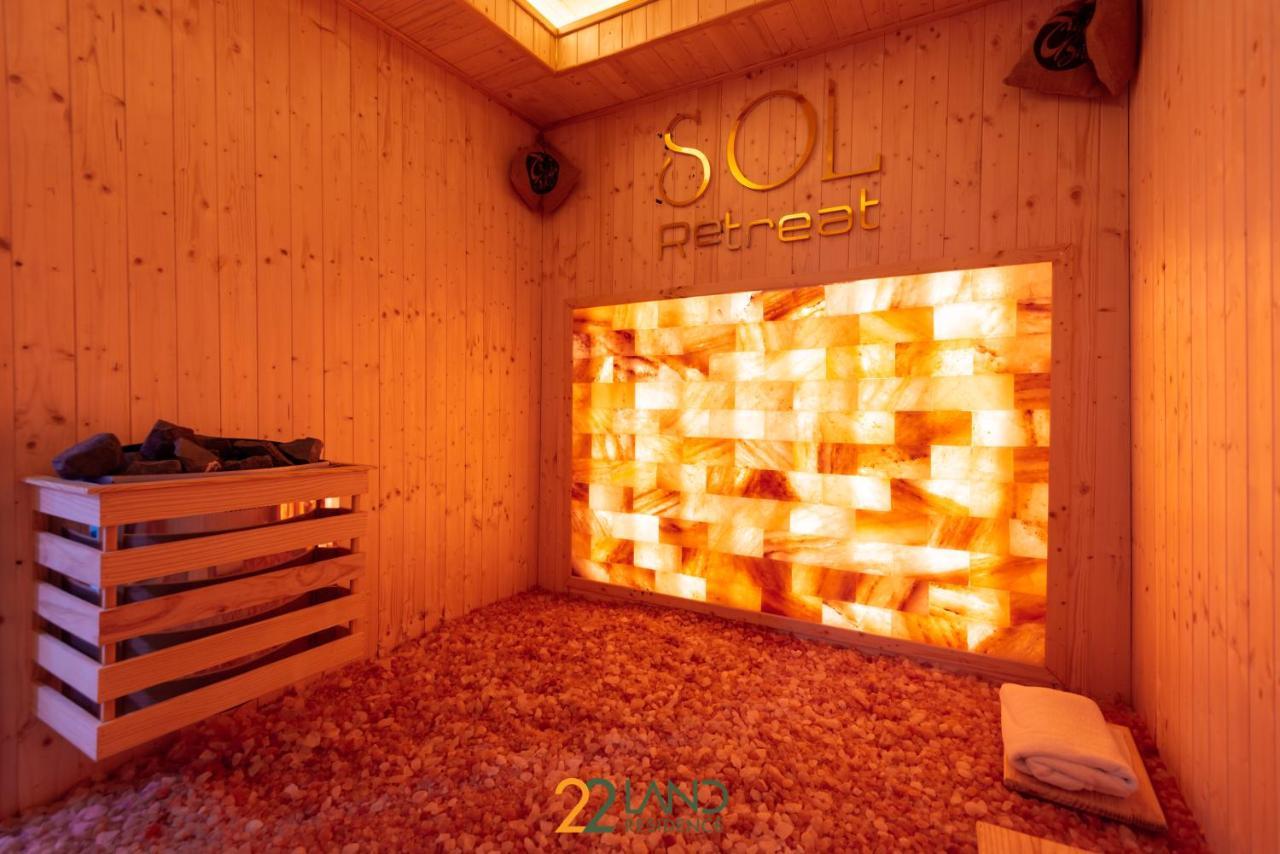 22Land Residence Hotel & Spa 52 Ngo Huyen Ханой Екстериор снимка